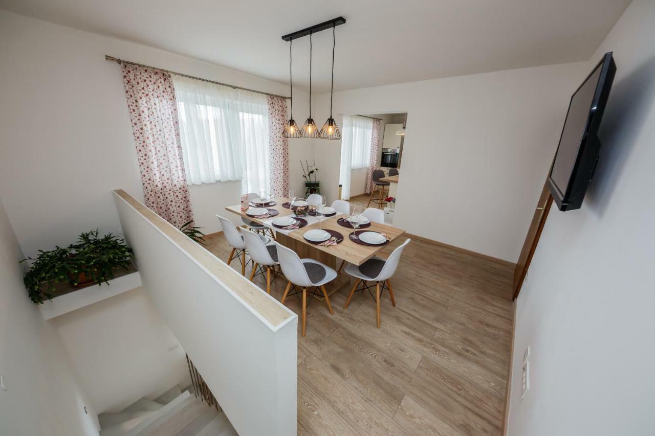 Holiday Home Cherry Tree Žrnovnica Dış mekan fotoğraf